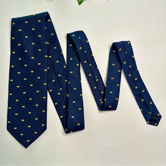 🎉HP🎉Go BLUE—Vtg UNIVERSITY of MICHIGAN Block M Embroidered Classic Tie - Picture 5 of 6